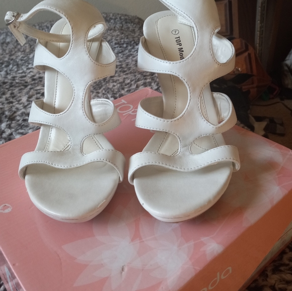 White High Heels sz-7 - Picture 3 of 7